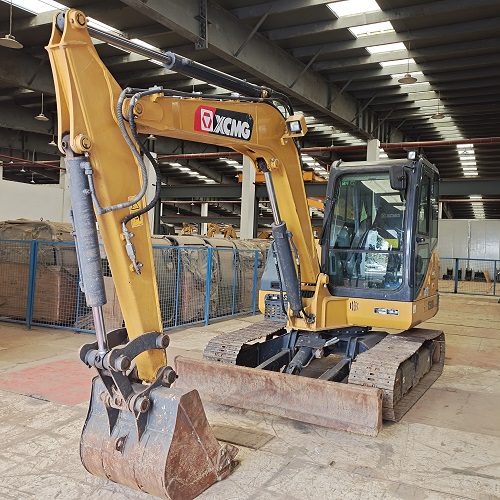 Discovering XCMG Excavators: The Power Behind Construction Success 1 60DA侧面2