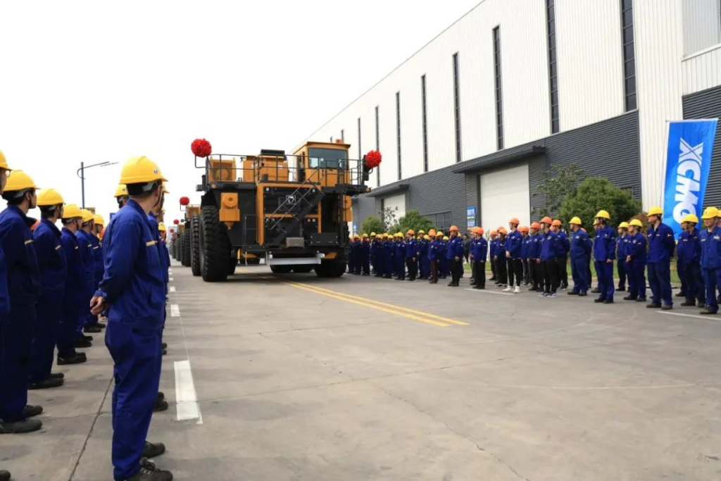XCMG Delivers Massive Mining Fleet to Indonesia, Reinforcing Global Leadership in Heavy Machinery 1 image