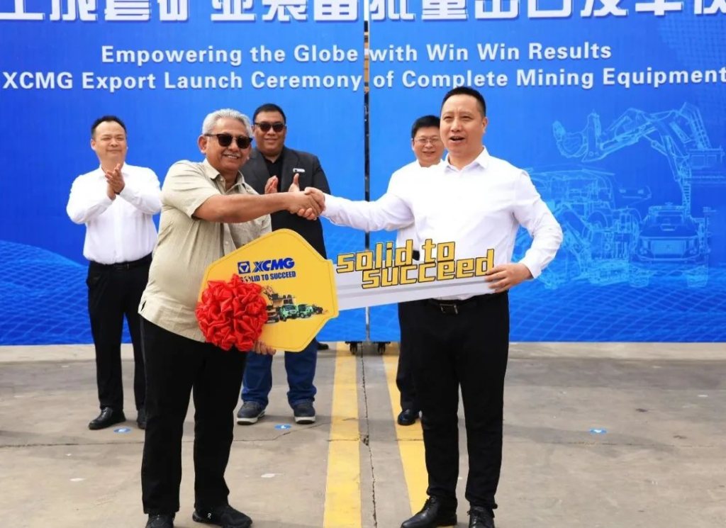 XCMG Delivers Massive Mining Fleet to Indonesia, Reinforcing Global Leadership in Heavy Machinery 4 image 3