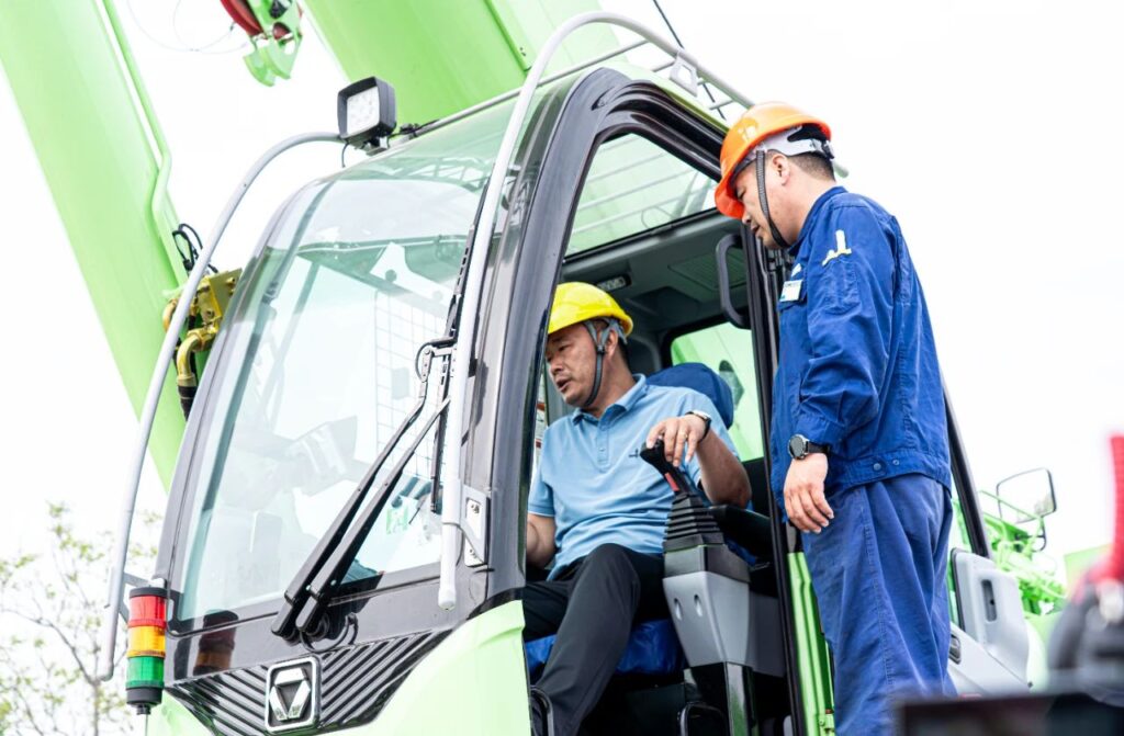 XCMG Launches Zero-Emission Crane Fleet, Spearheading Green Revolution in Heavy Industry 4 e403df0f5fb19f8cf5467fcbd54bc0a2