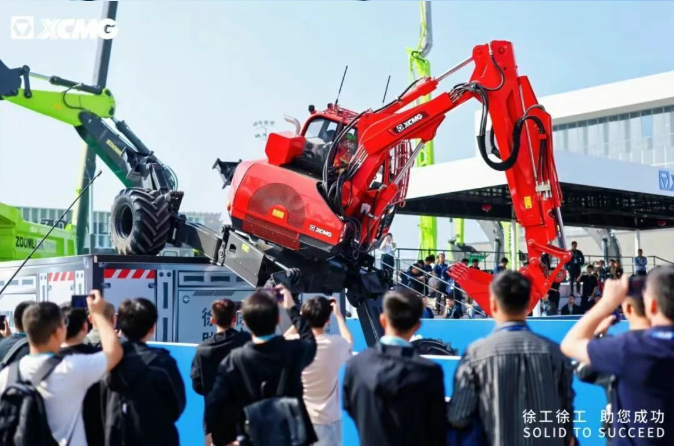 Компания XCMG на выставке BICES 2025 представила решения, основанные на сценариях, которые способствуют успеху глобальных клиентов 11 wechat 2025 09 25 163845 406 1