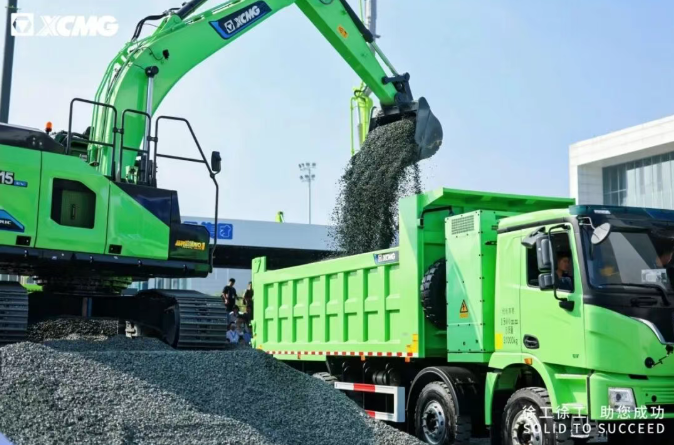 Компания XCMG на выставке BICES 2025 представила решения, основанные на сценариях, которые способствуют успеху глобальных клиентов 12 wechat 2025 09 25 163857 799