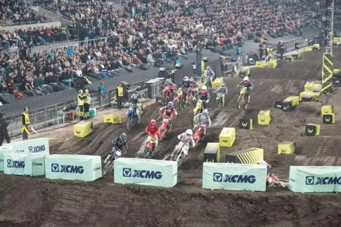 XCMG Powers World-Class Endurance: Behind the Scenes at the FIM SuperEnduro in Stockholm 1 изображение 2